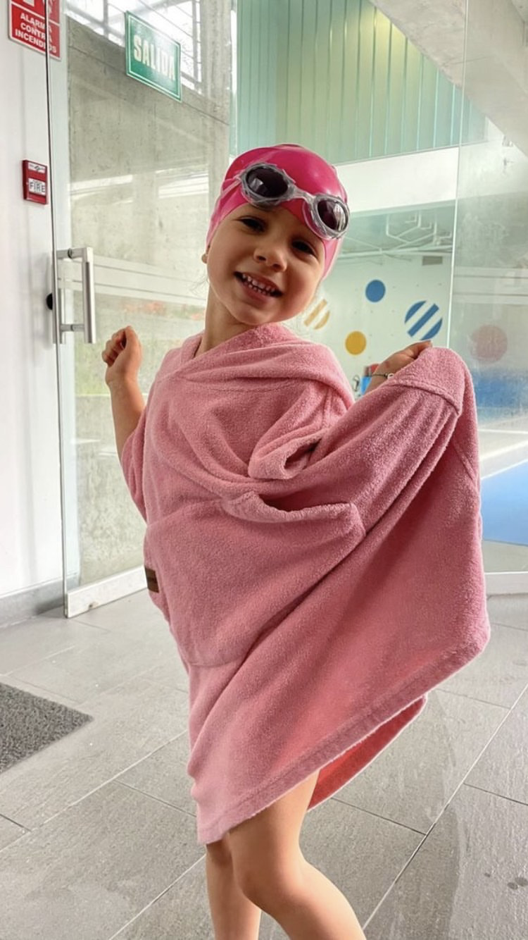 Poncho Kids Rosado (Talla 2,4 y 6)